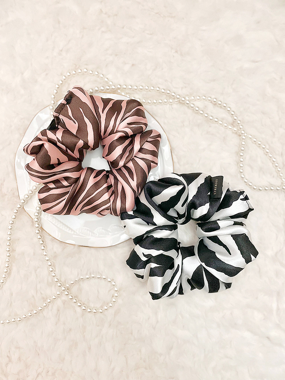 Zebra Satin Scrunchie (2color)