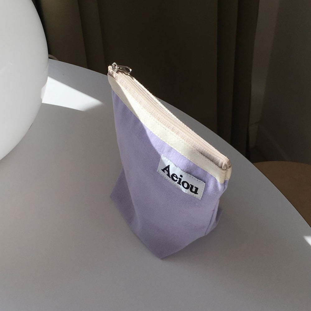 Aeiou Basic Pouch (M size) very light purple