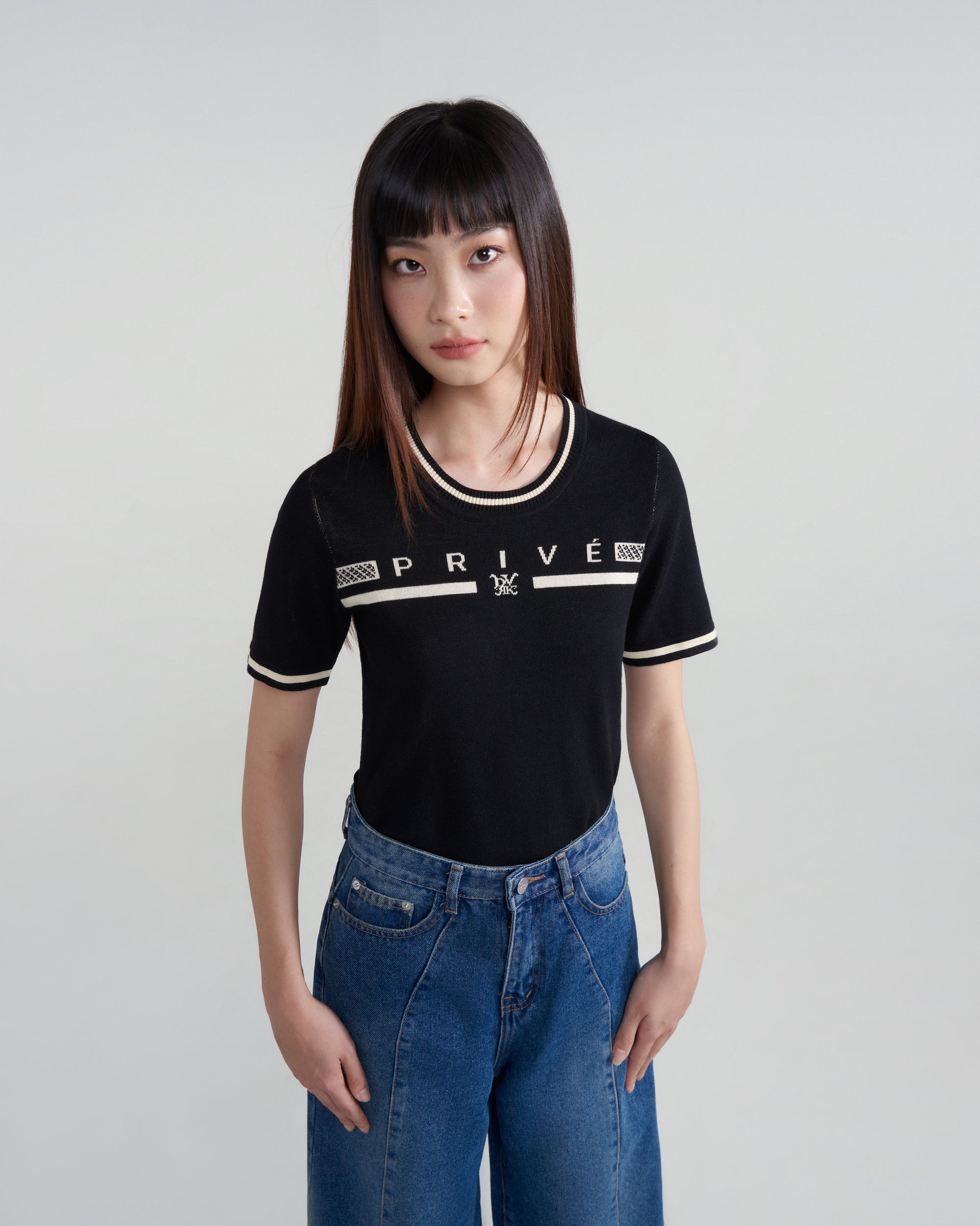 PRIVÉ BAR LOGO KNITTED CROPPED T-SHIRT - BLACK