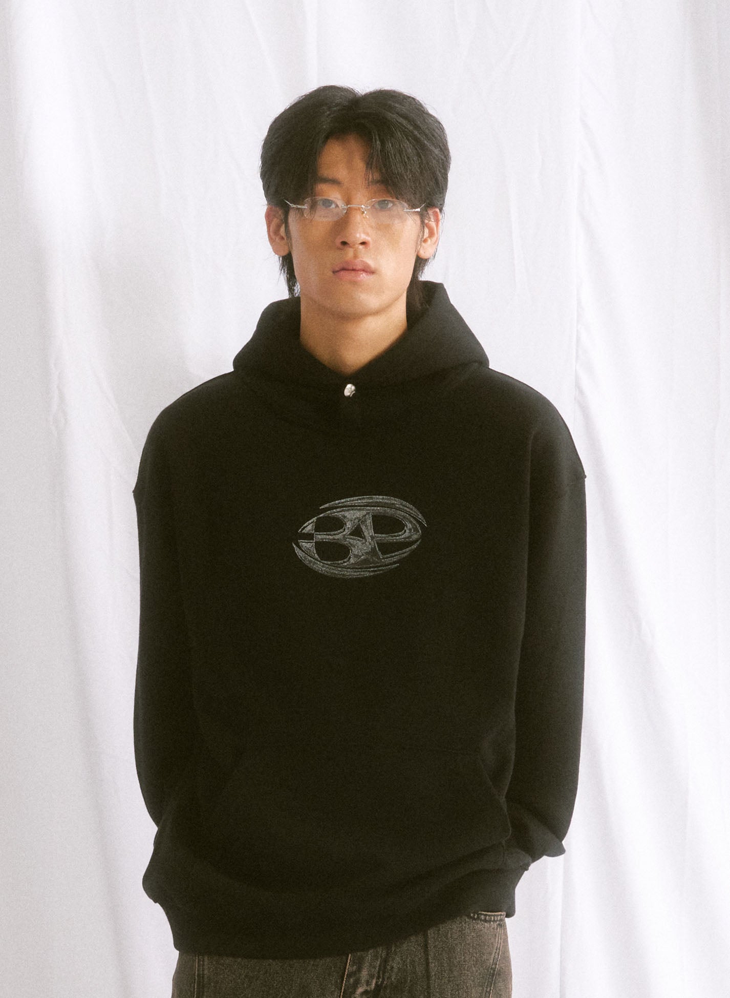 METAL LOGO OVERFIT HOODIE BLACK