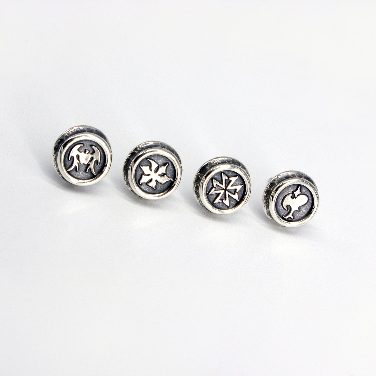 BoutonC-S1 silver stud earring