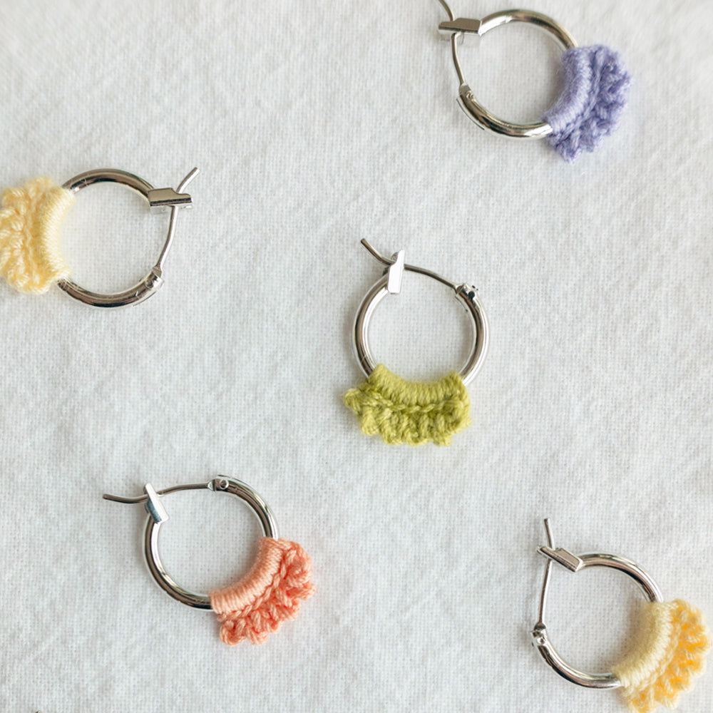 Pastel knit lace mini earring