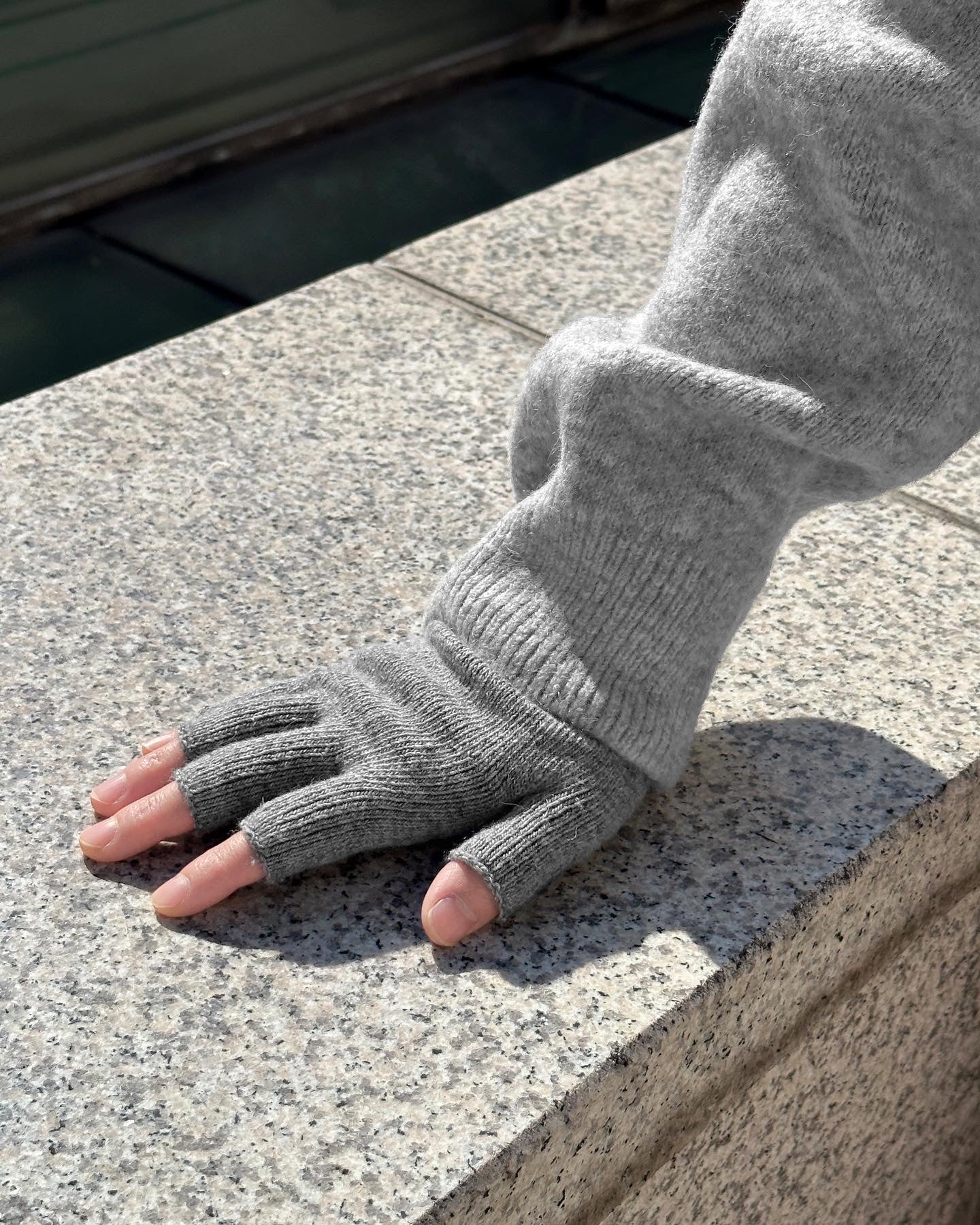 Wool finger gloves