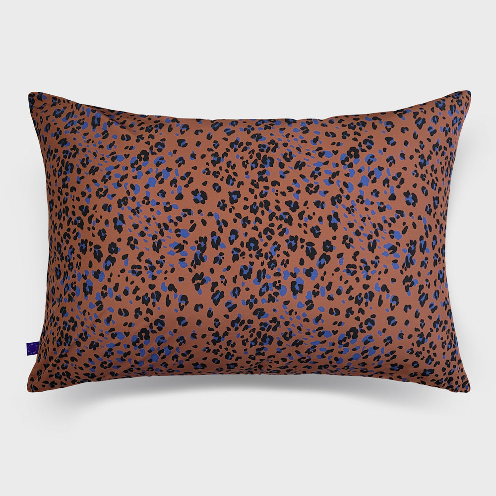 Pillow cover - leo brown