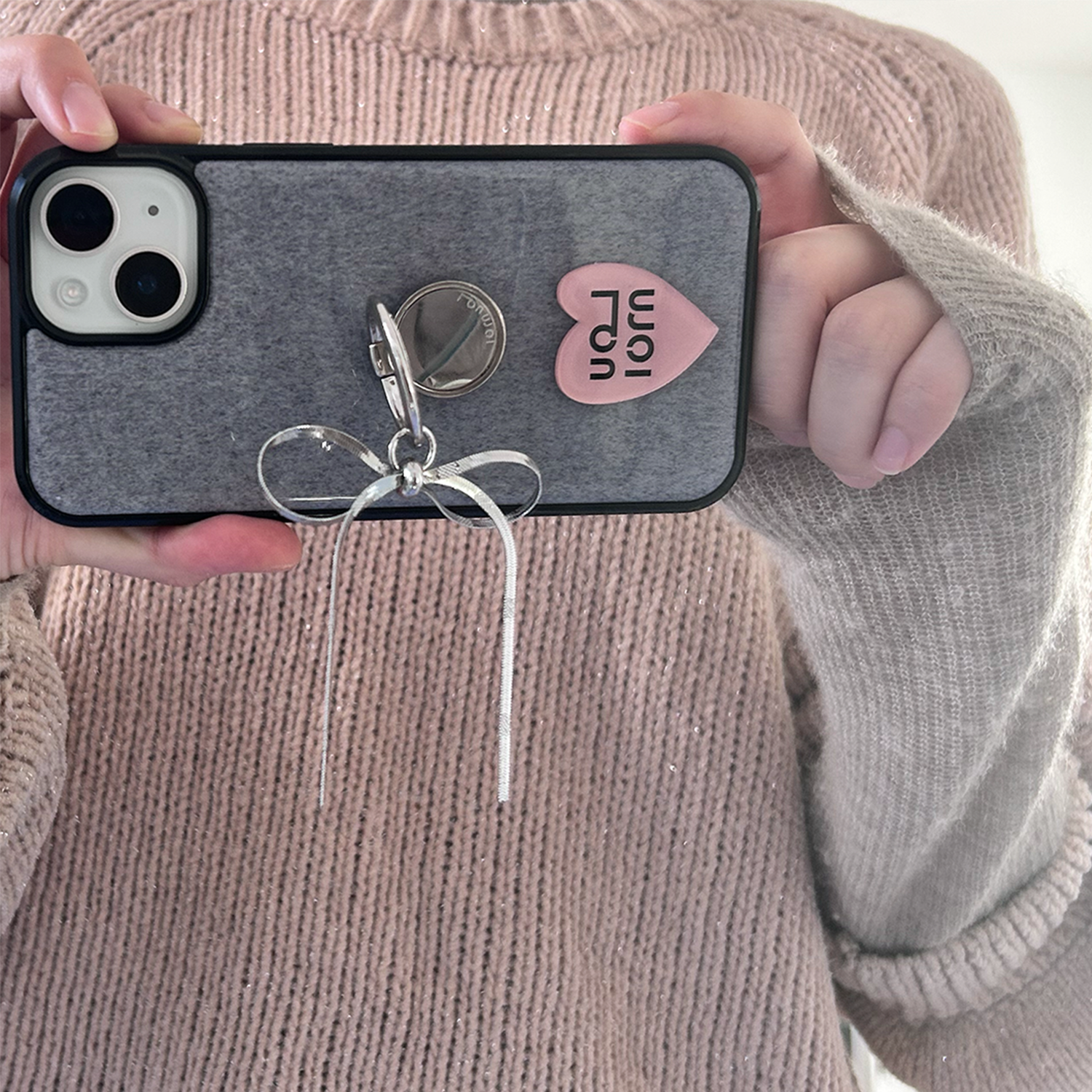 Present series KNIT LOVE : grey phonecase ( only case, not including ring tok) 