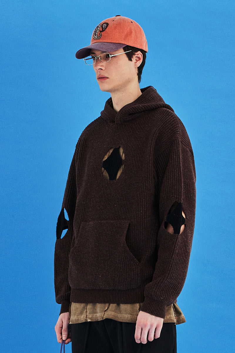 HOLE ARGYLE KNIT HOODIE / BROWN