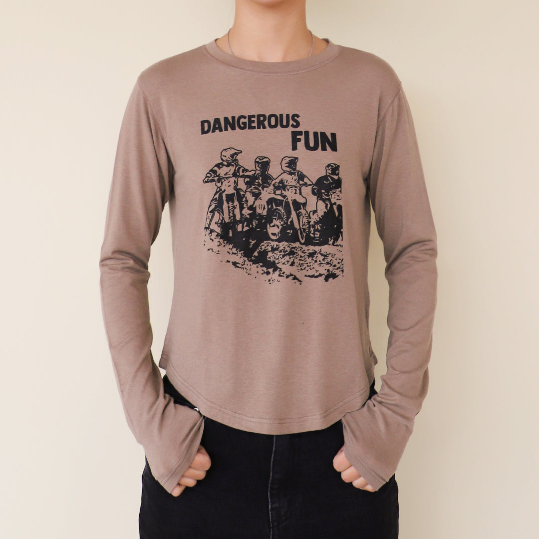 DANGEROUS FUN long-sleeved T-Shirt (MOCHA)