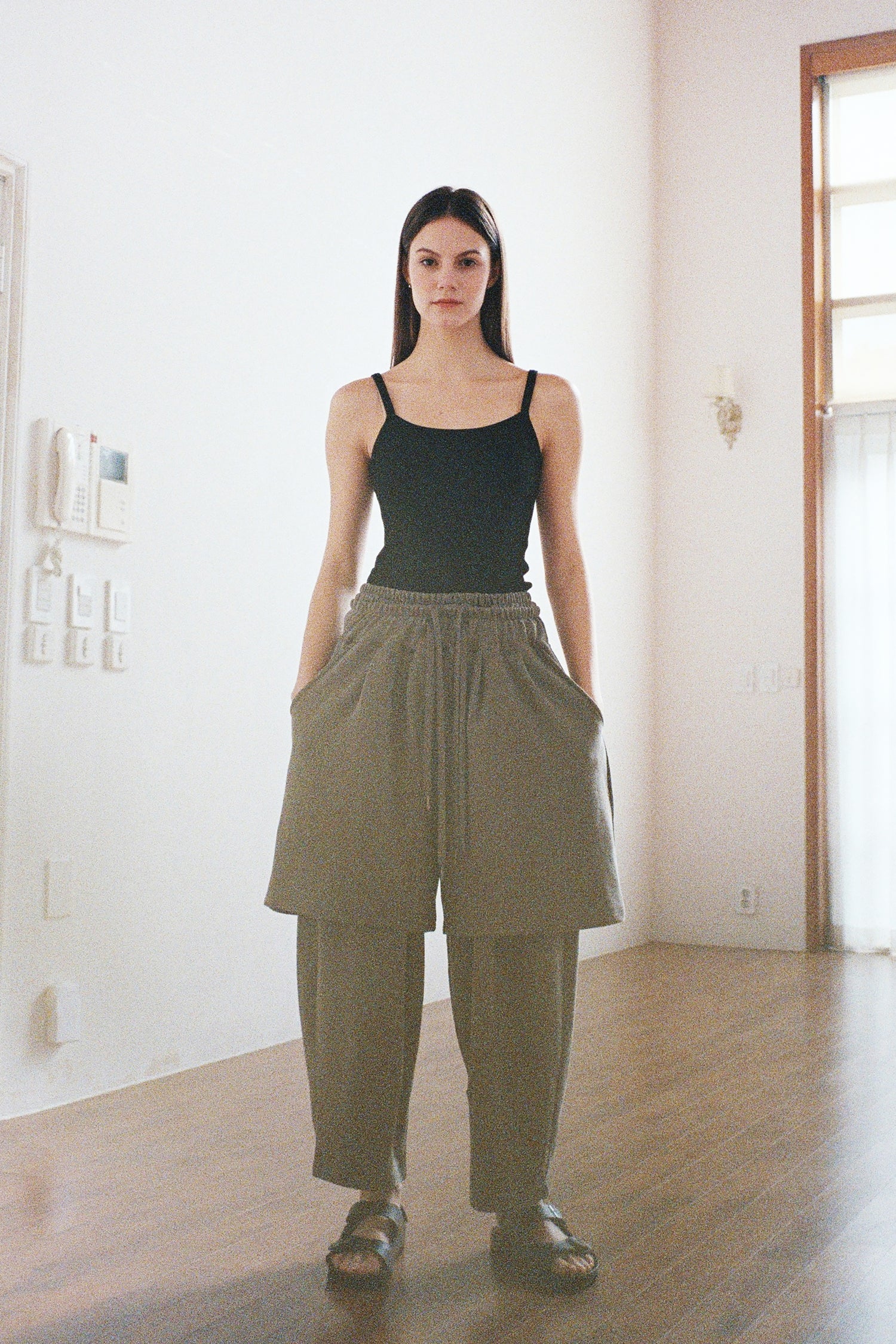 SOLAR PIGMENT 1/2 WIDE SWEAT PANTS (Khaki)