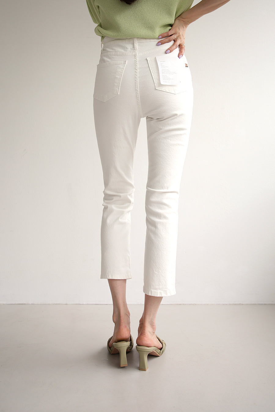 FLAT CROP JEANS