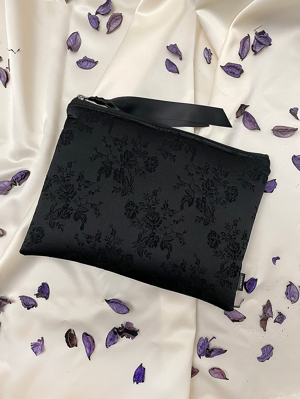 [ORDER] Rose Broderie Tablet Laptop Pouch (11 Inch)