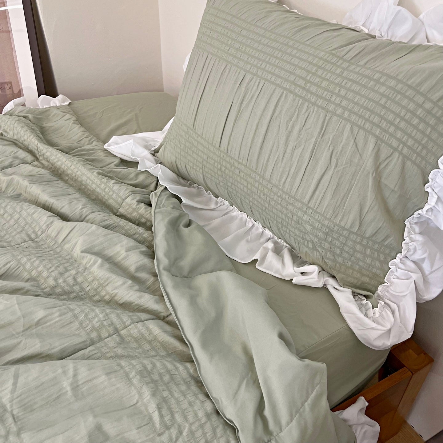 Shirring ruffle light comforter set - Milky Green - Q