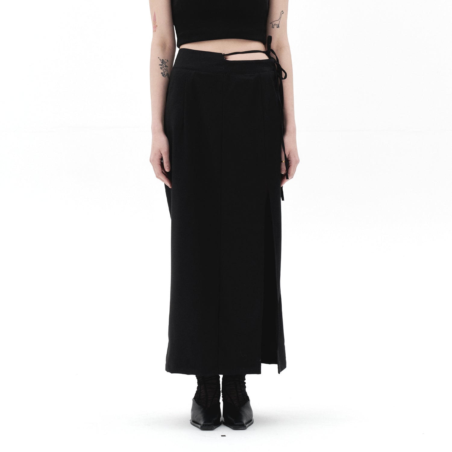 212-unbalance ribbon slit skirt