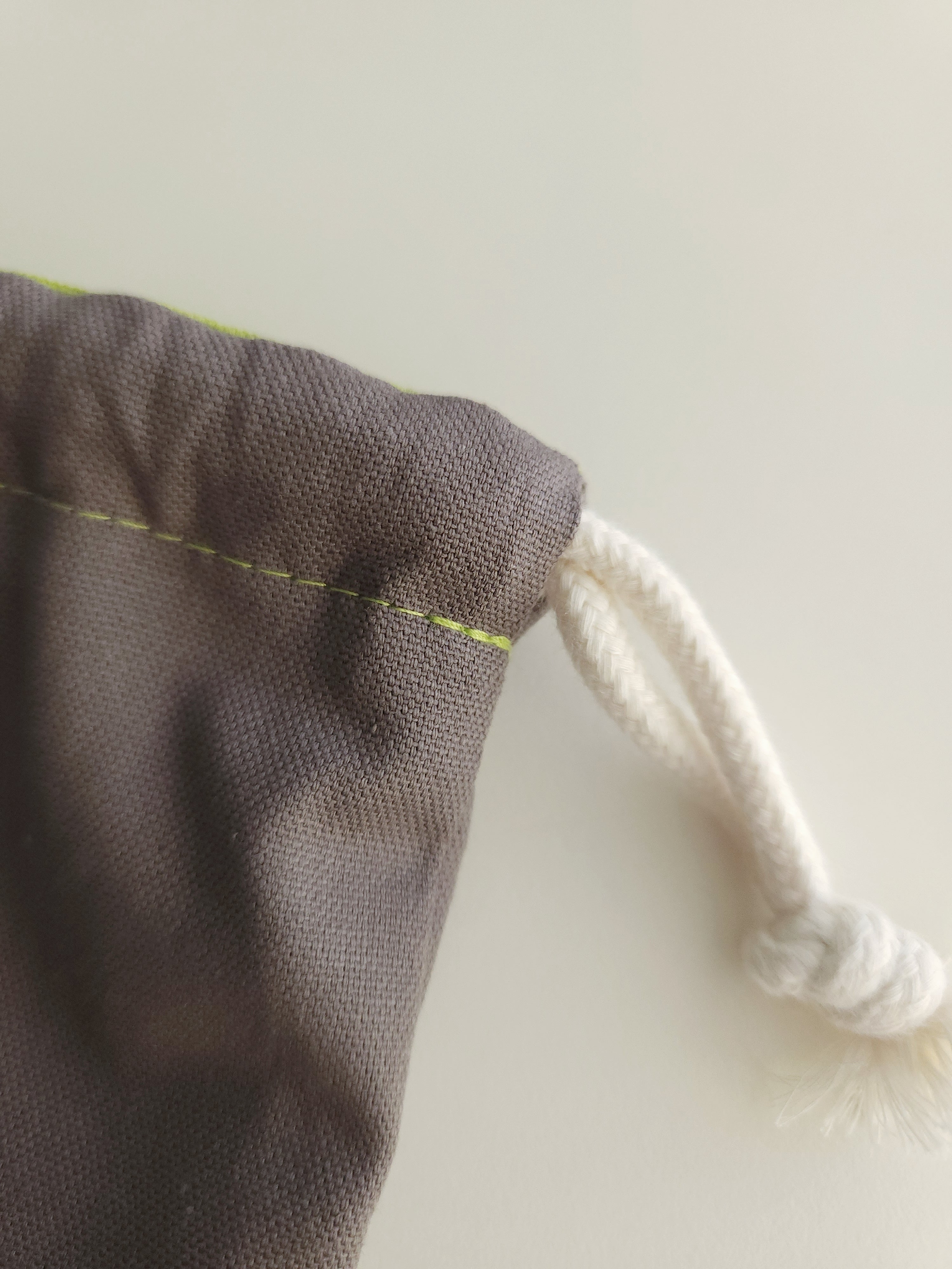 Two tone string pouch - dim gray M