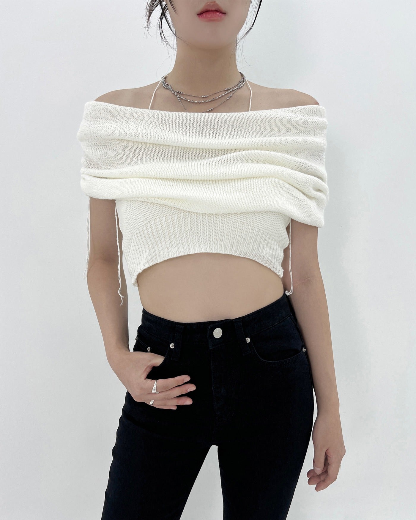Hood  warmer off-shoulder crop knit (2 Color)