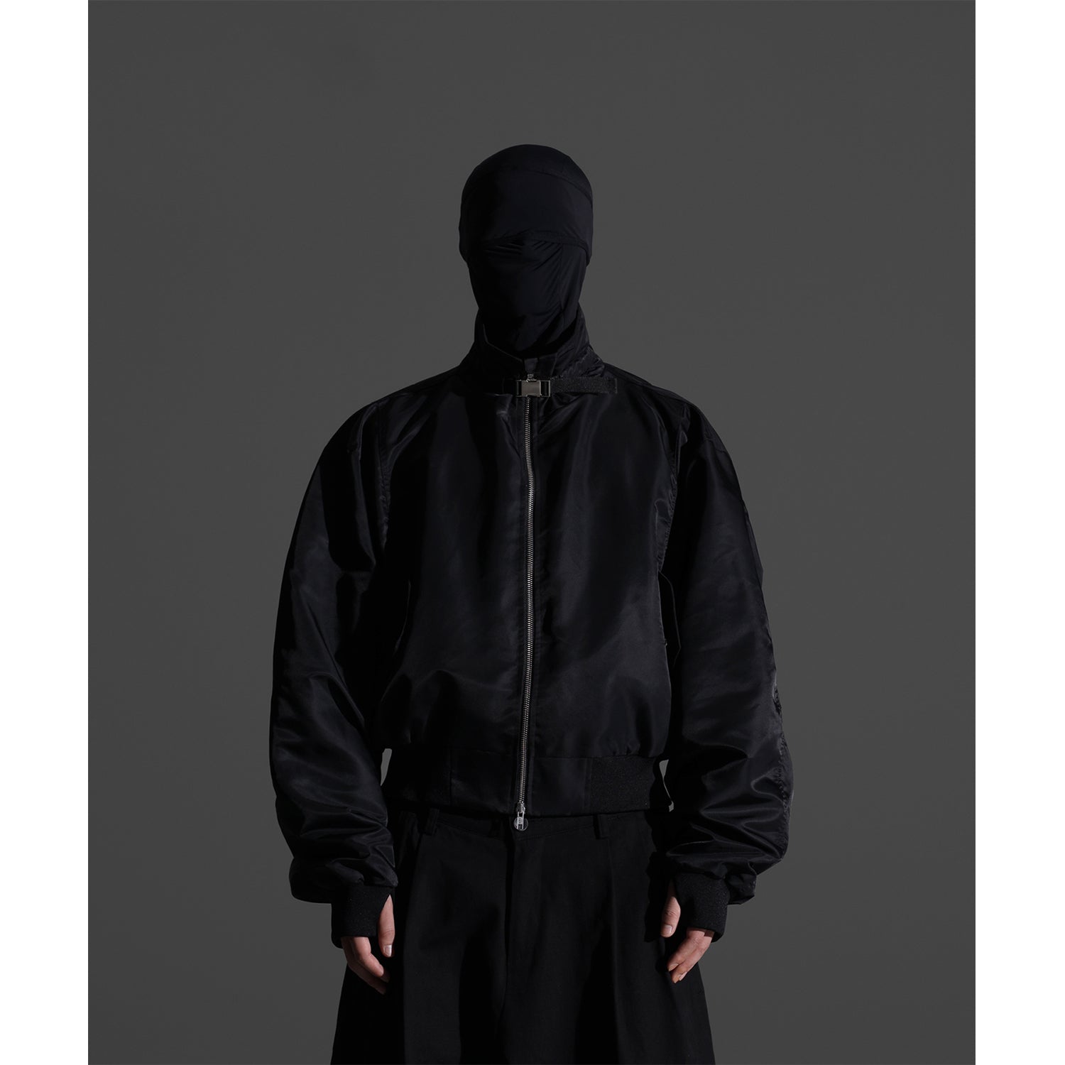 DP-083 ( highneck iron buckel bomber black )