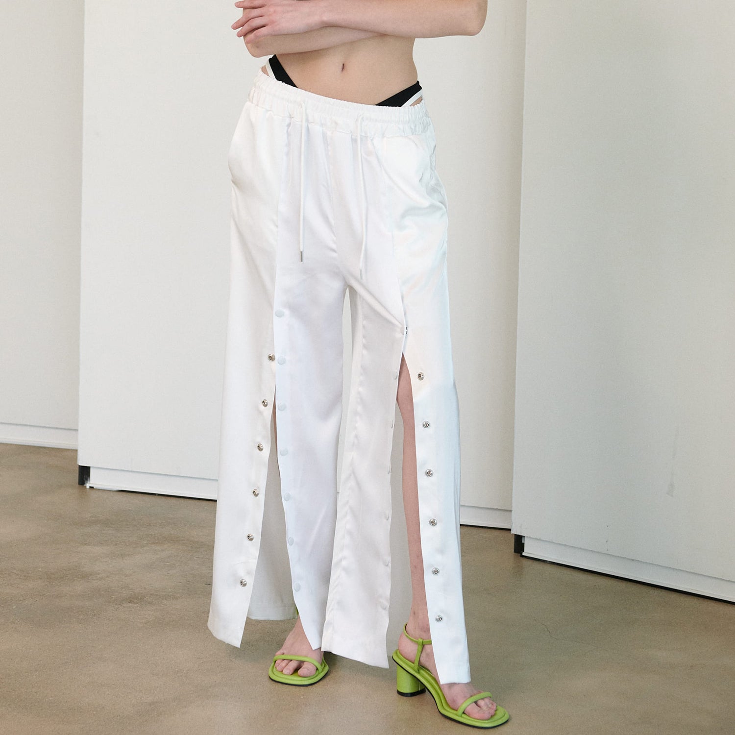  BUTTON SATIN PANTS, IVORY