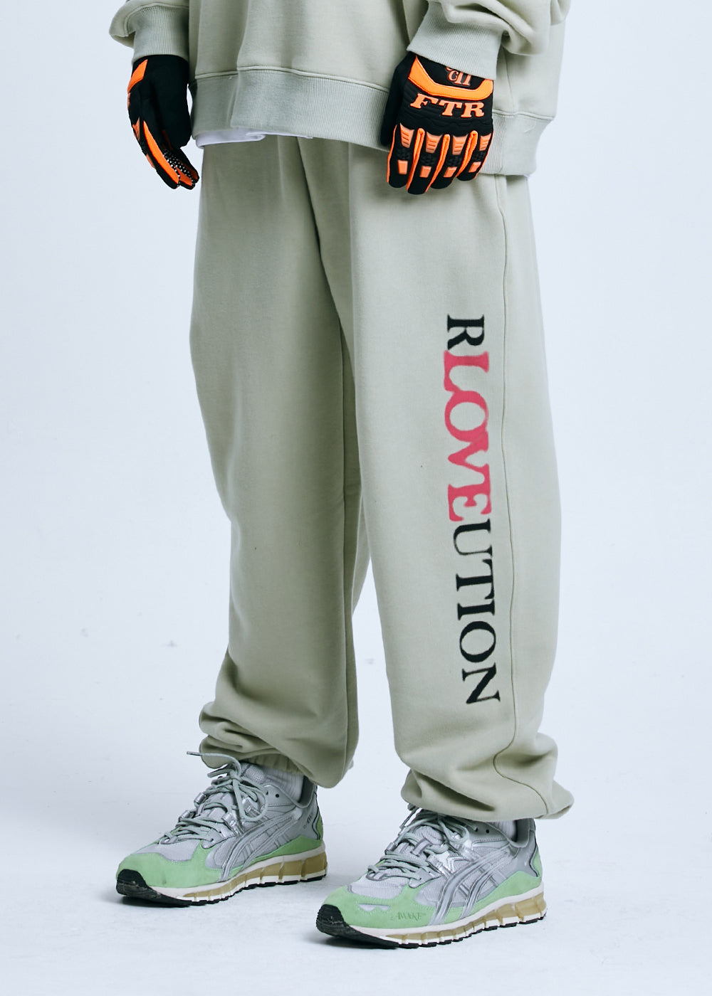 RLOVEUTION SWEAT PANTS _GREEN