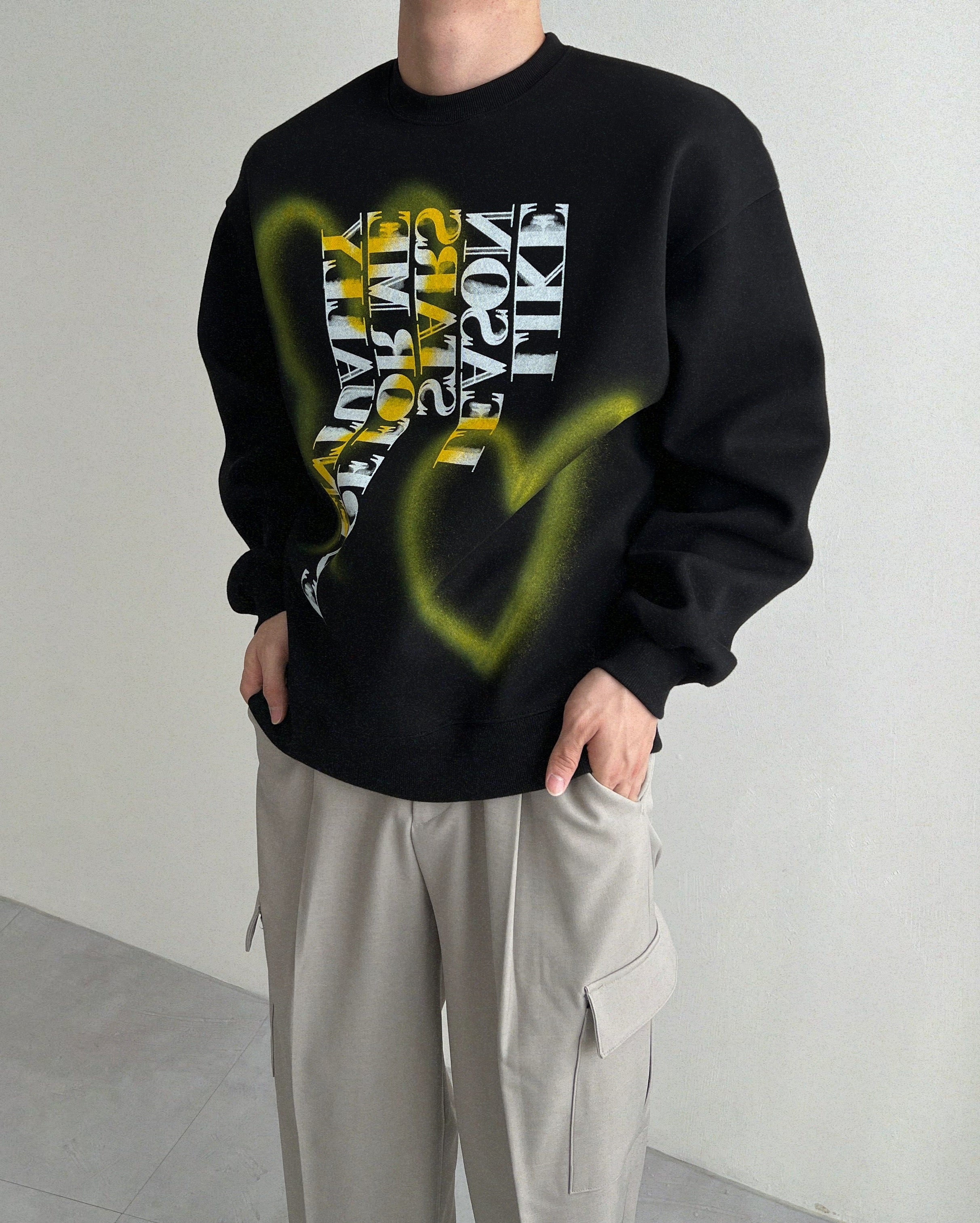 Vintage Heart Sweatshirt(3COLORS)