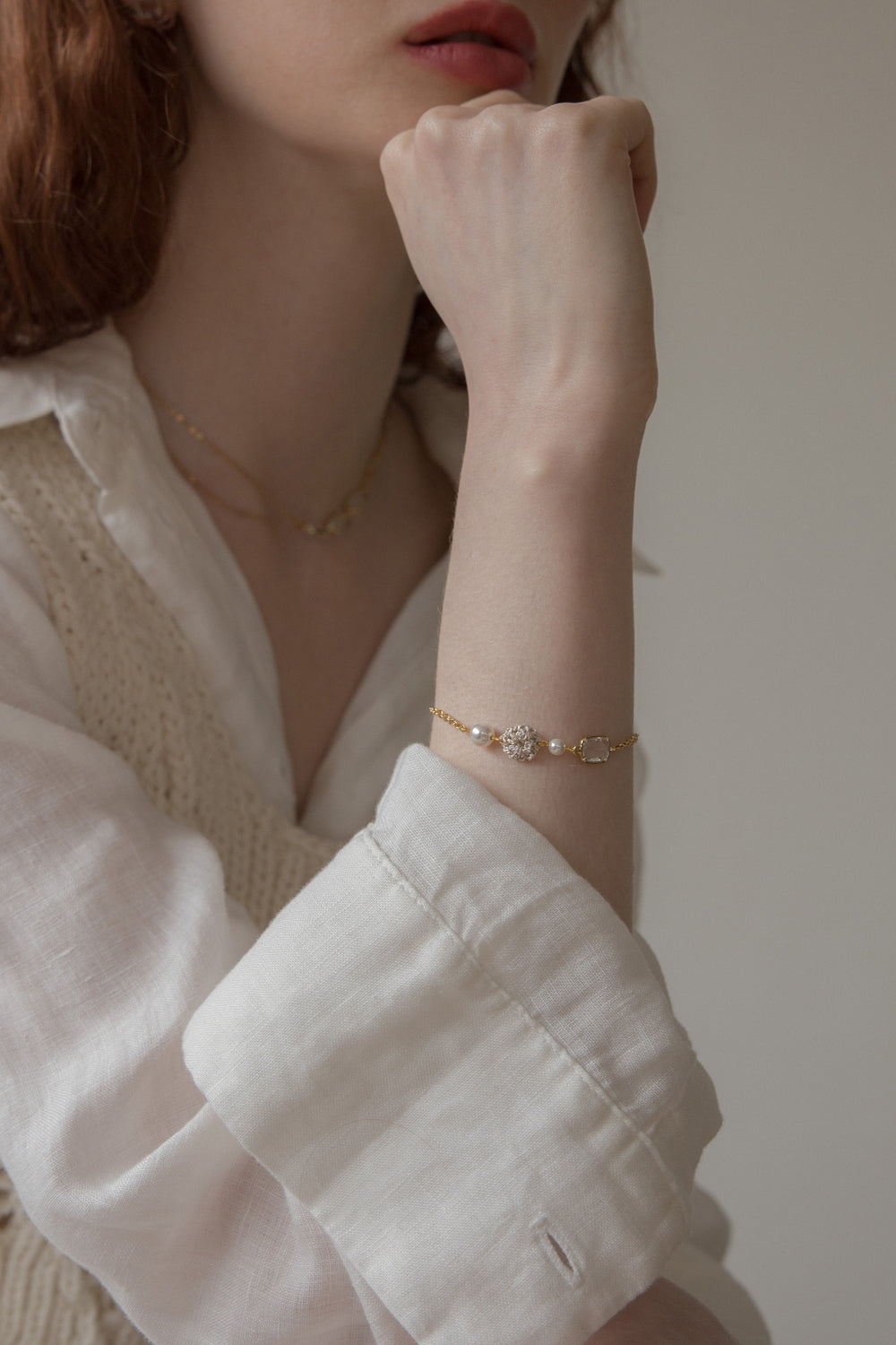 Pearl and crystal gold chain bracelet