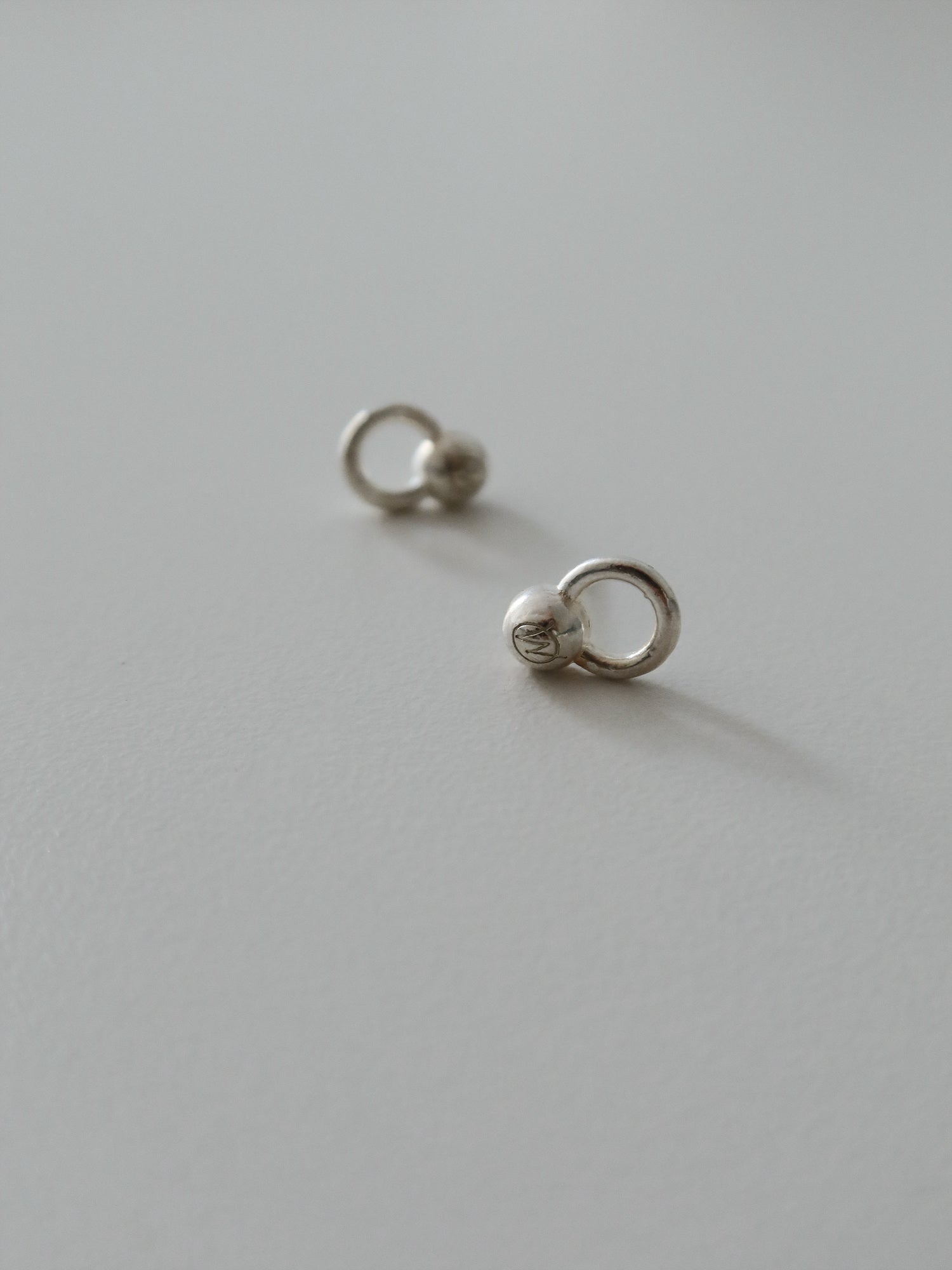 Revert mini earring - silver