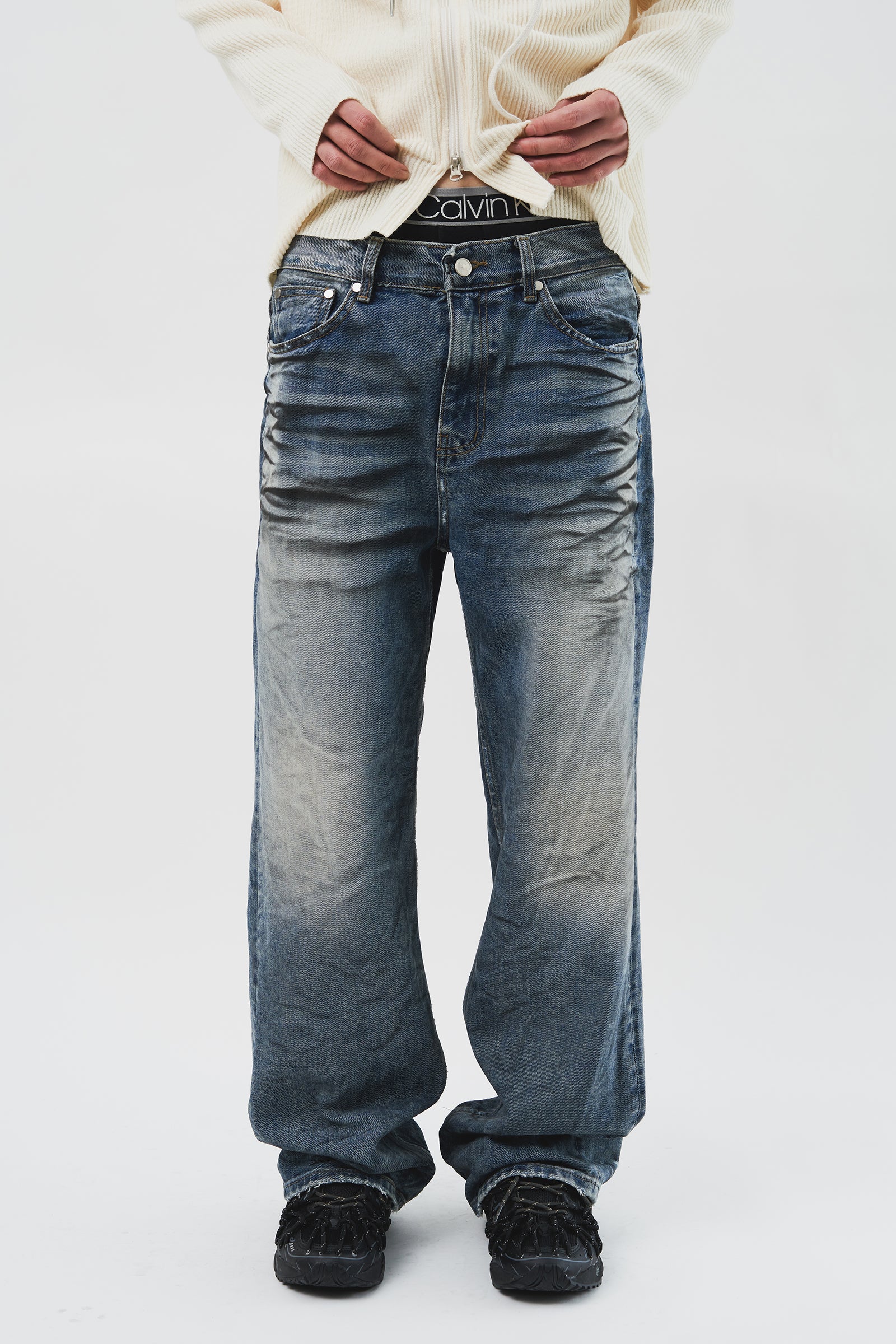 Flare Embo Washed Jeans