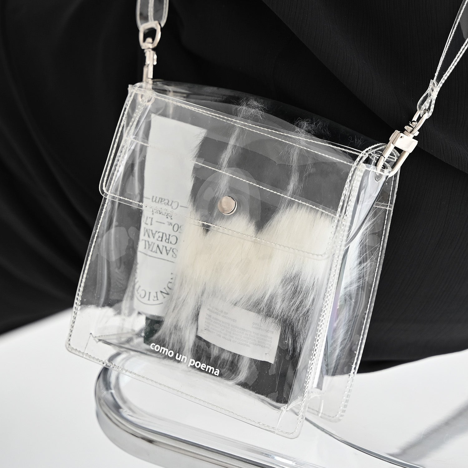 Clear pvc strap pouch_transparency