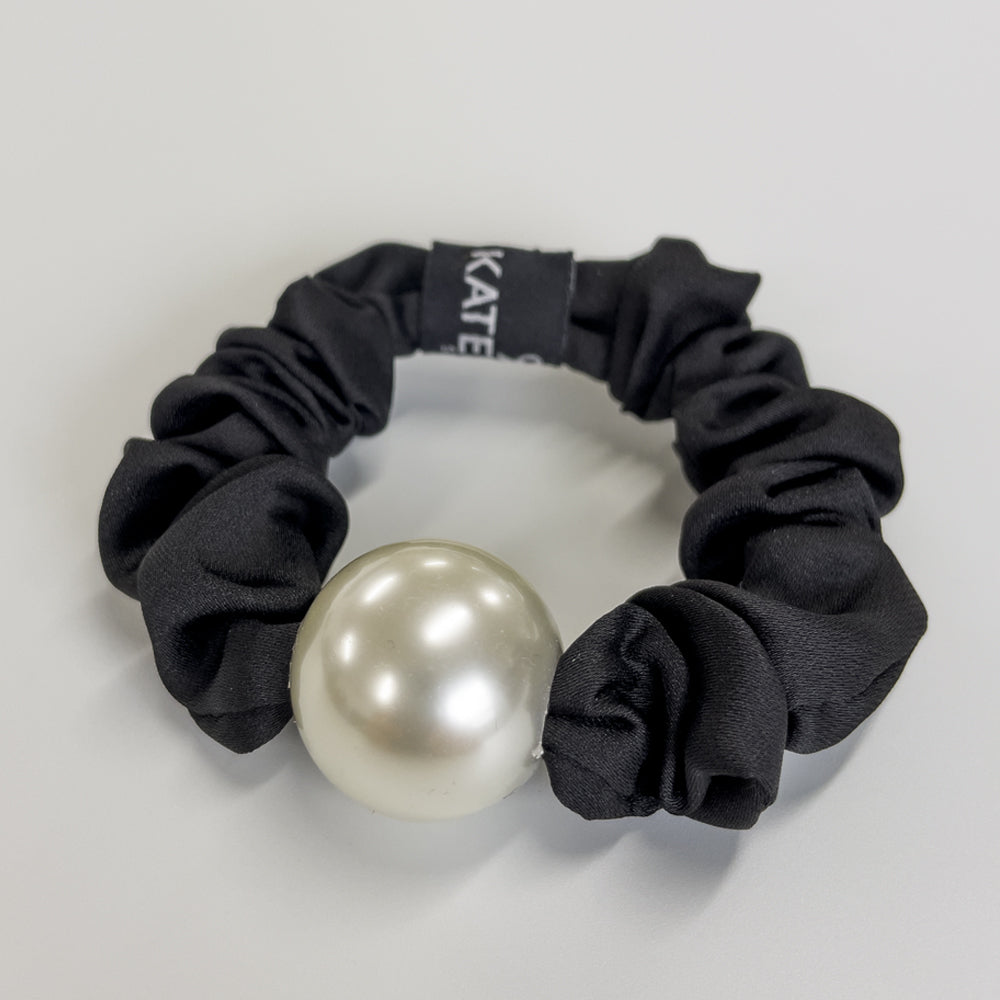 BIG PEARL SATIN SCRUNCHIE