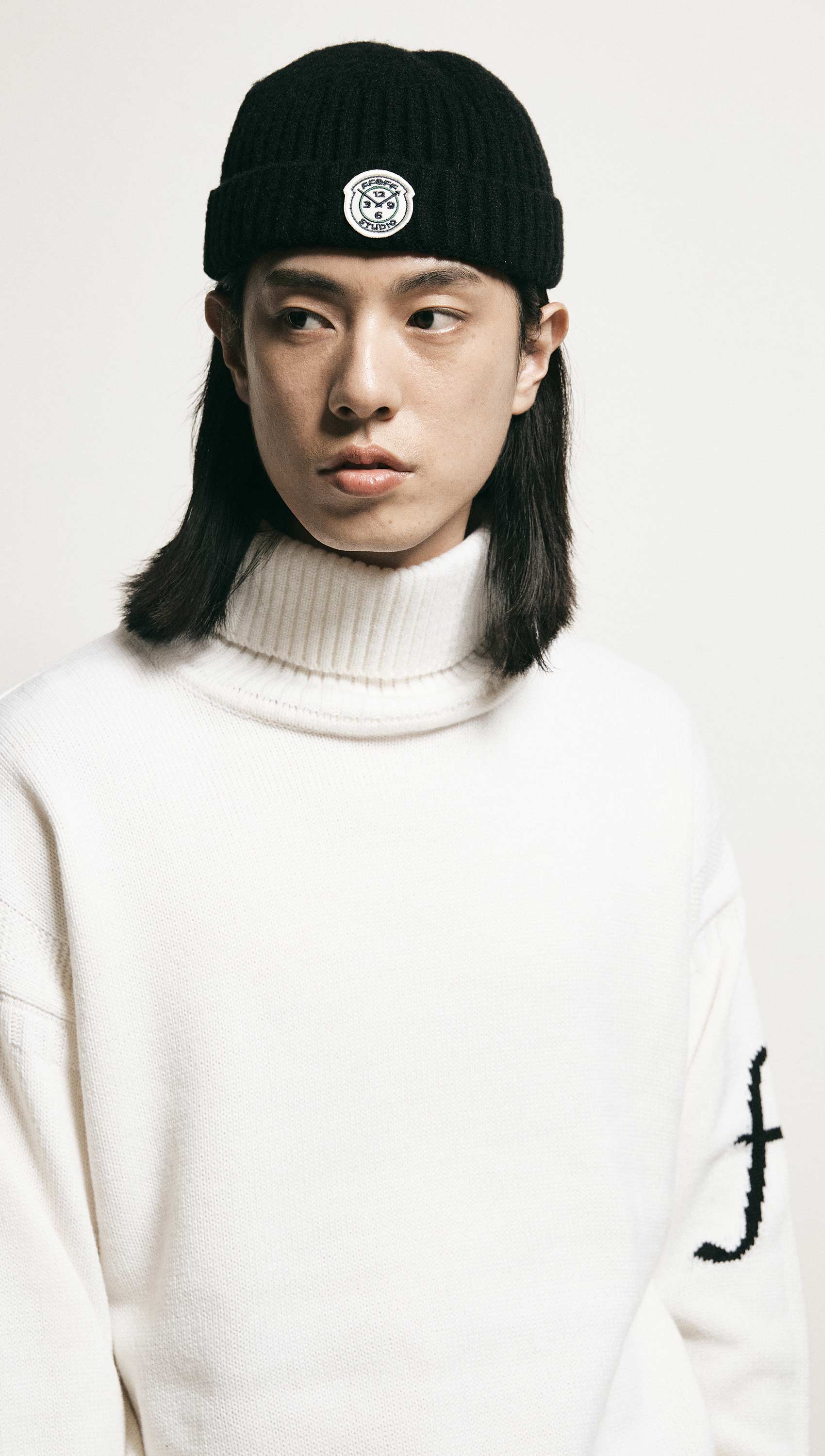 F logo wool turtleneck (Ivory)