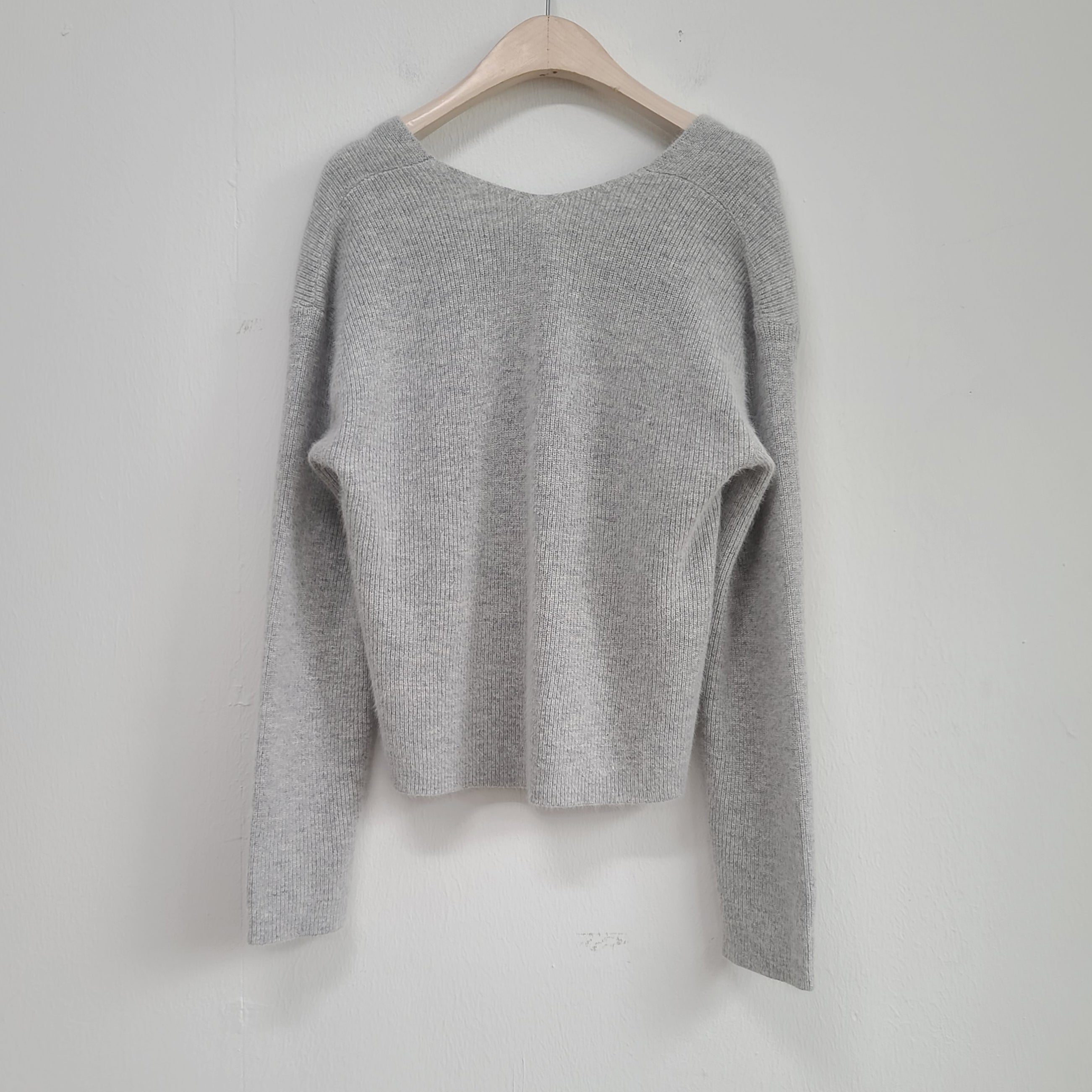 Wool Raccoon Twisted Knit Top