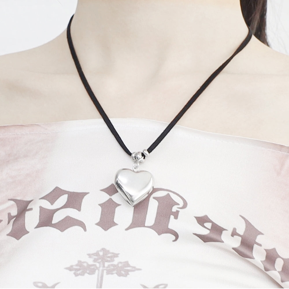 Rosia silver heart necklace