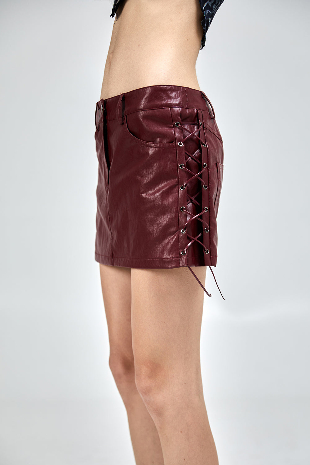 LOW WAIST LEATHER SKIRT [RED]