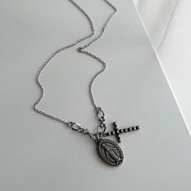 msi Bold Oval Maria Cross Unique Necklace