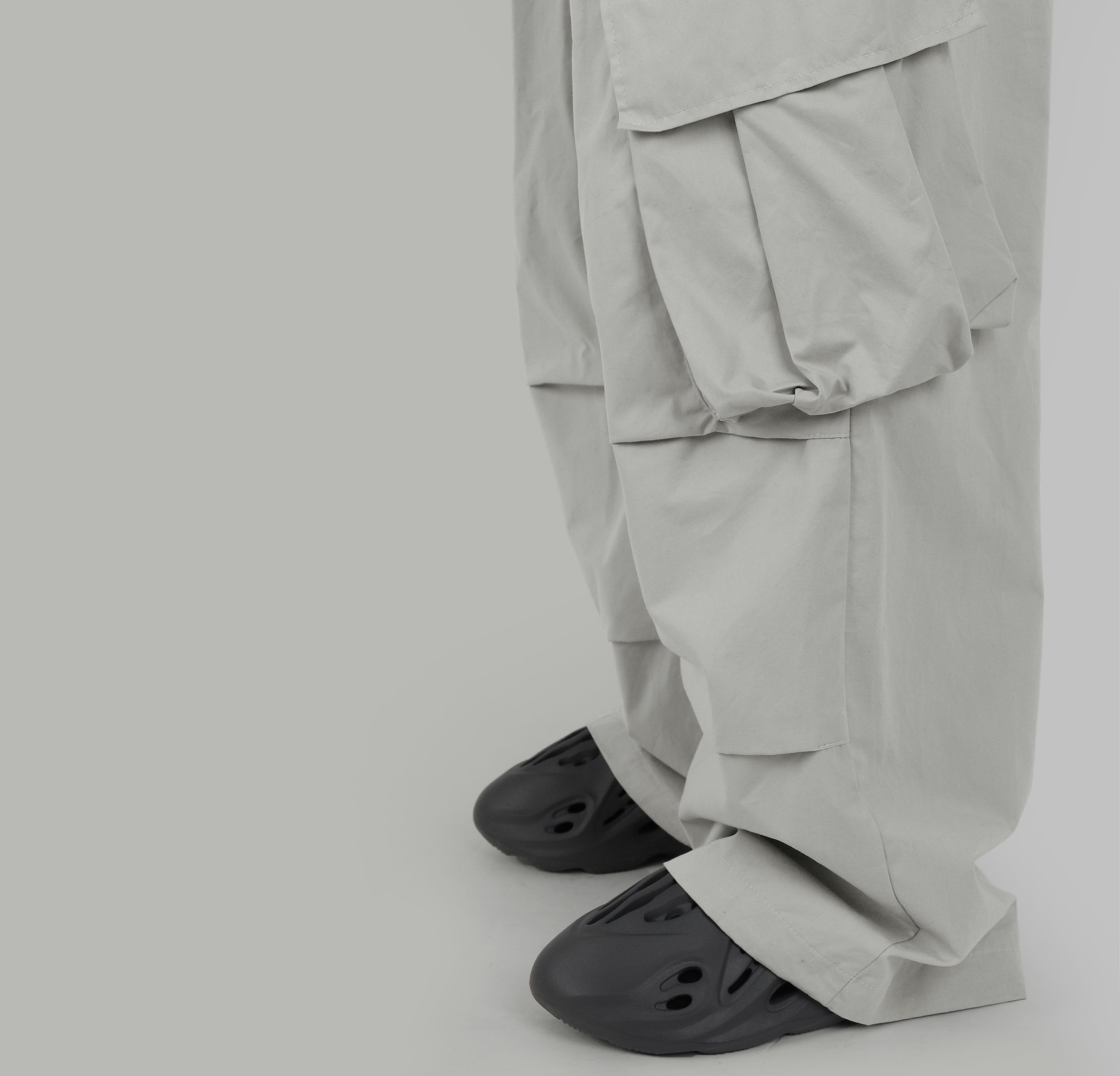 Oblique Cargo Pants