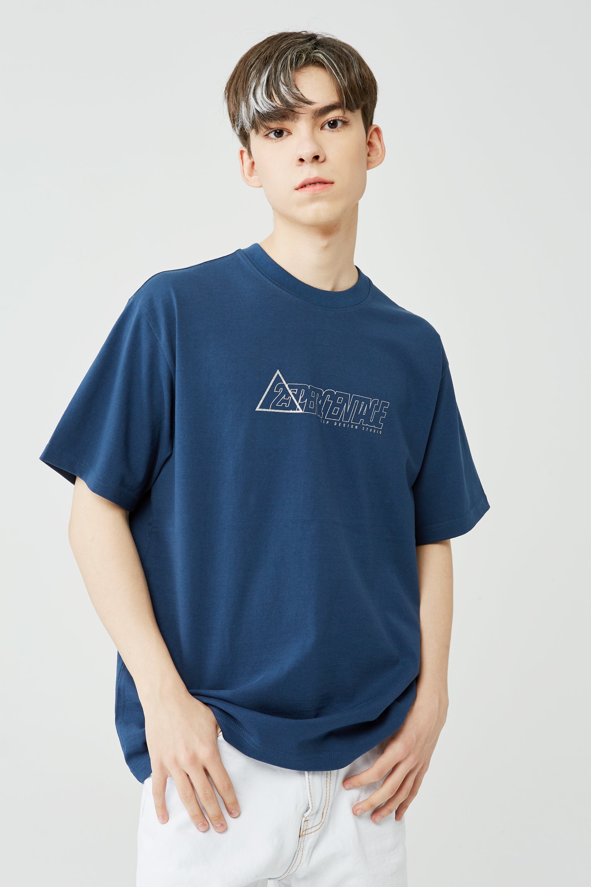 25P TRIANGLE GLITTER LOGO T-SHIRT