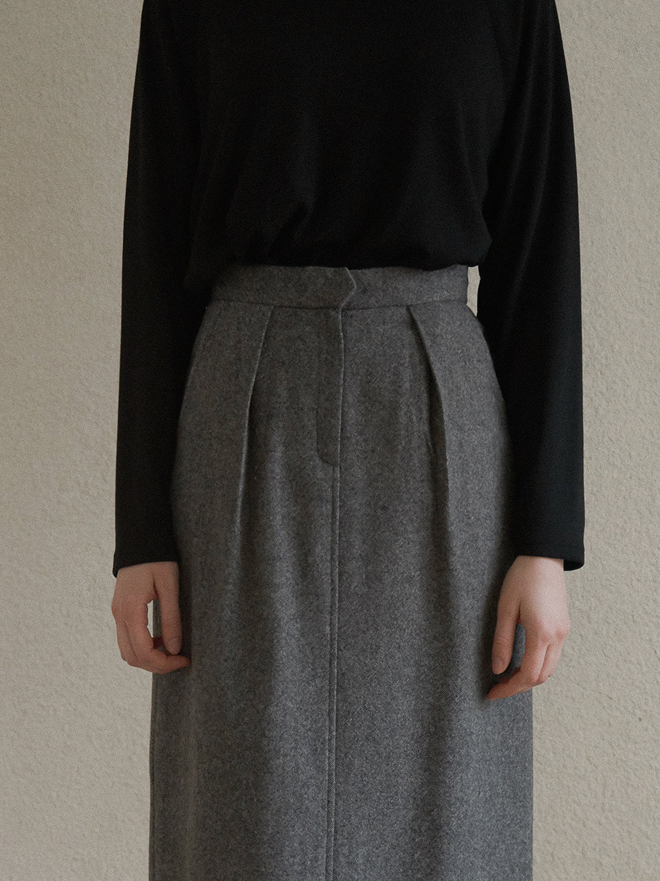 Plain wool skirt