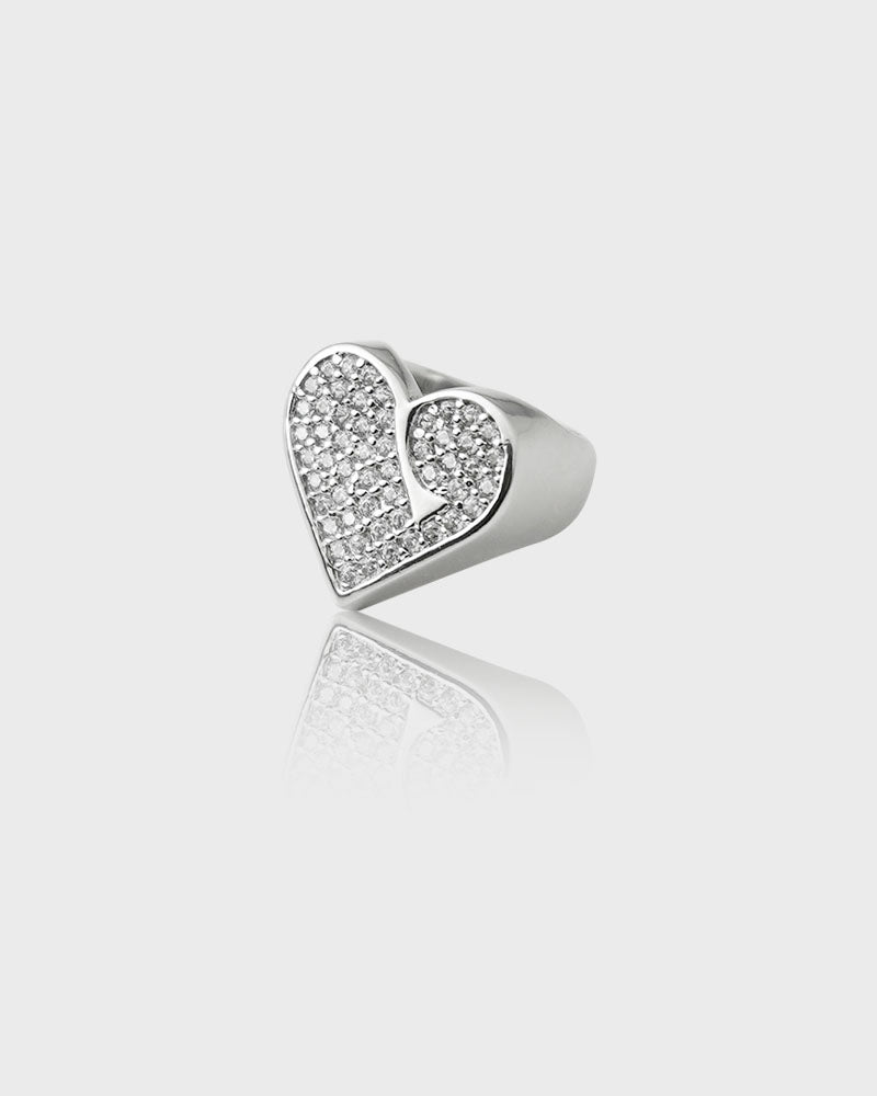 Cubic heart symbol ring 