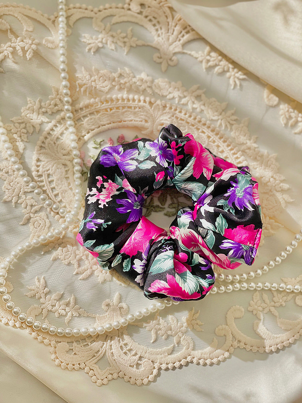 Roselyn Printing Satin Hair Scrunchie (3color)