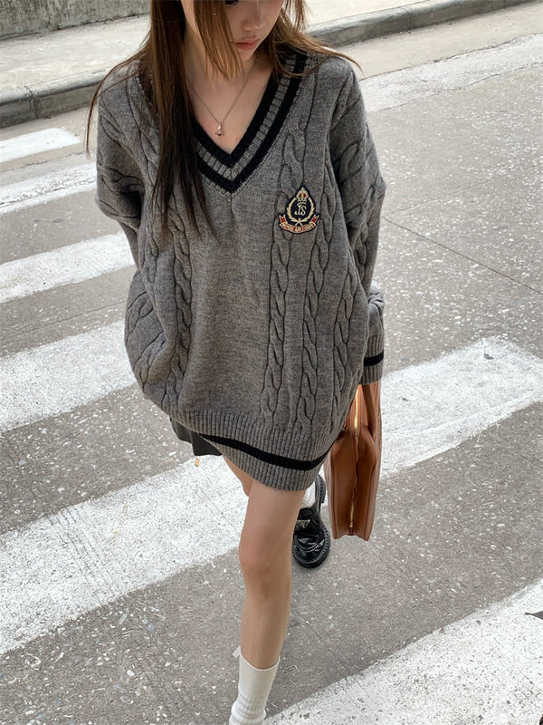 V-neck contrast knit sweater