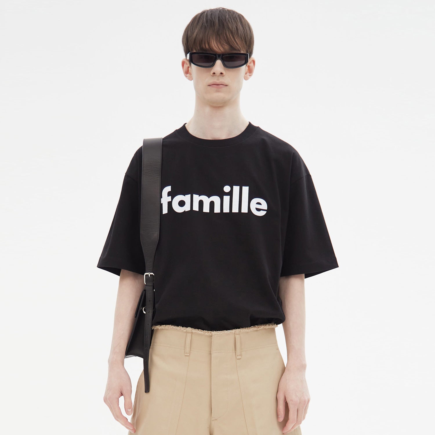 FAMILLE LOGO COTTON T-SHIRT(BLACK)