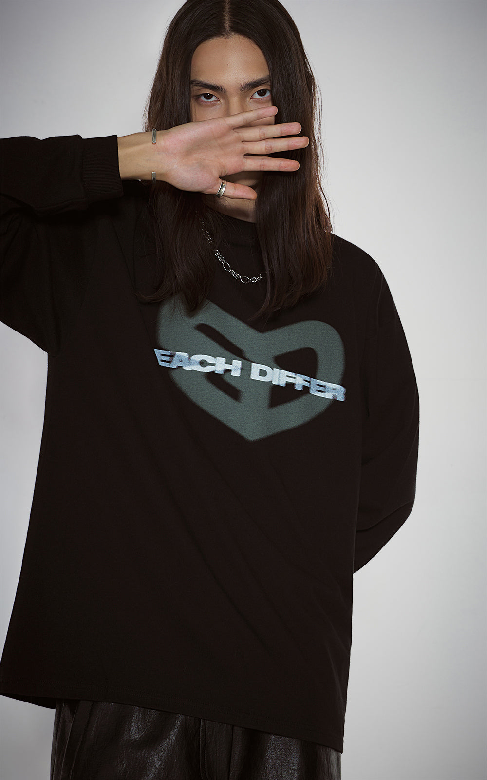 BLUR HEART LONG SLEEVE_BLACK