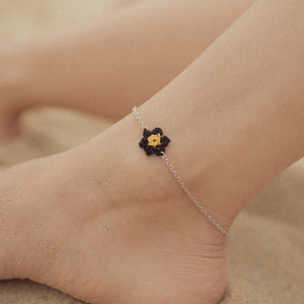 Daisy knit point anklet