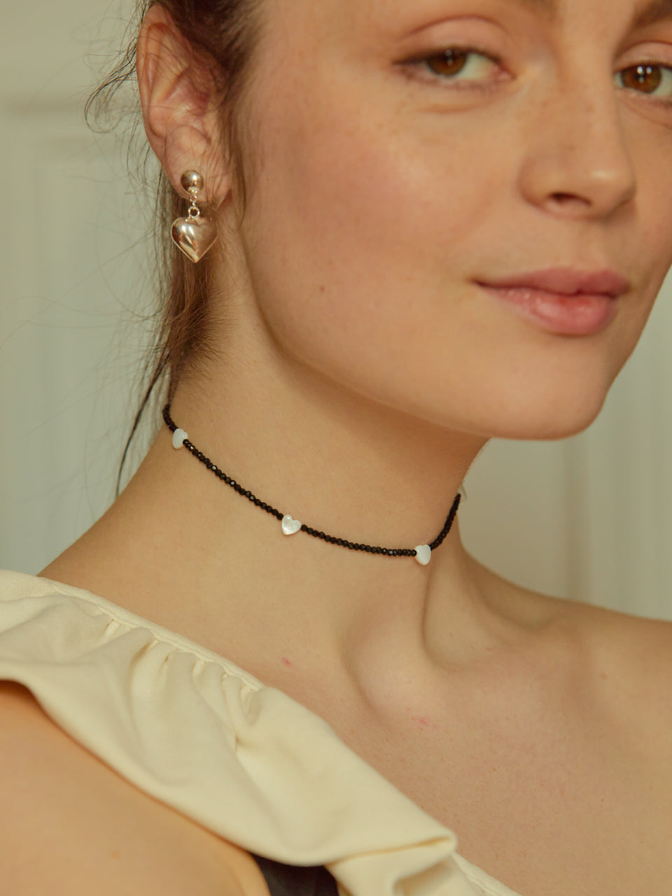 Heart choker necklace