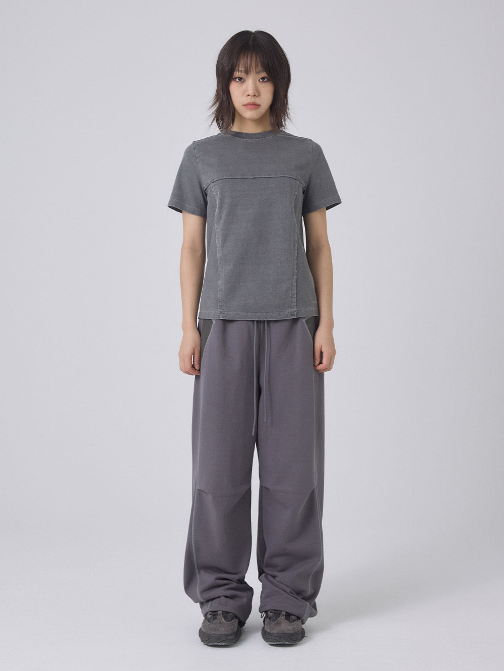 GARMENT DYED SEAM POINT T-SHIRTS [CHARCOAL]