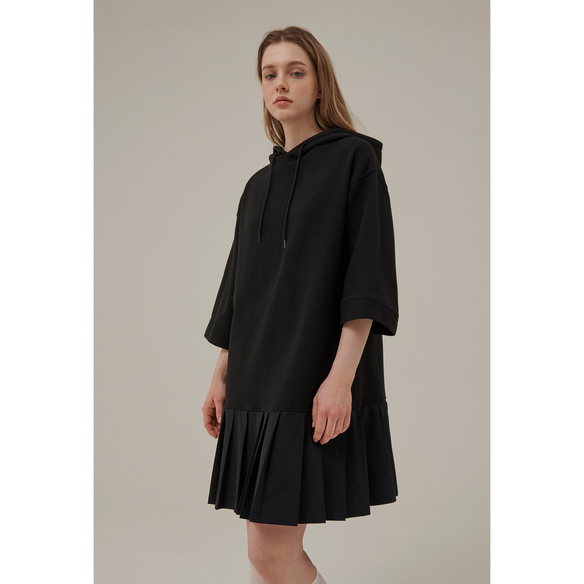 PLEATS HOOD JERSEY DRESS_BLACK