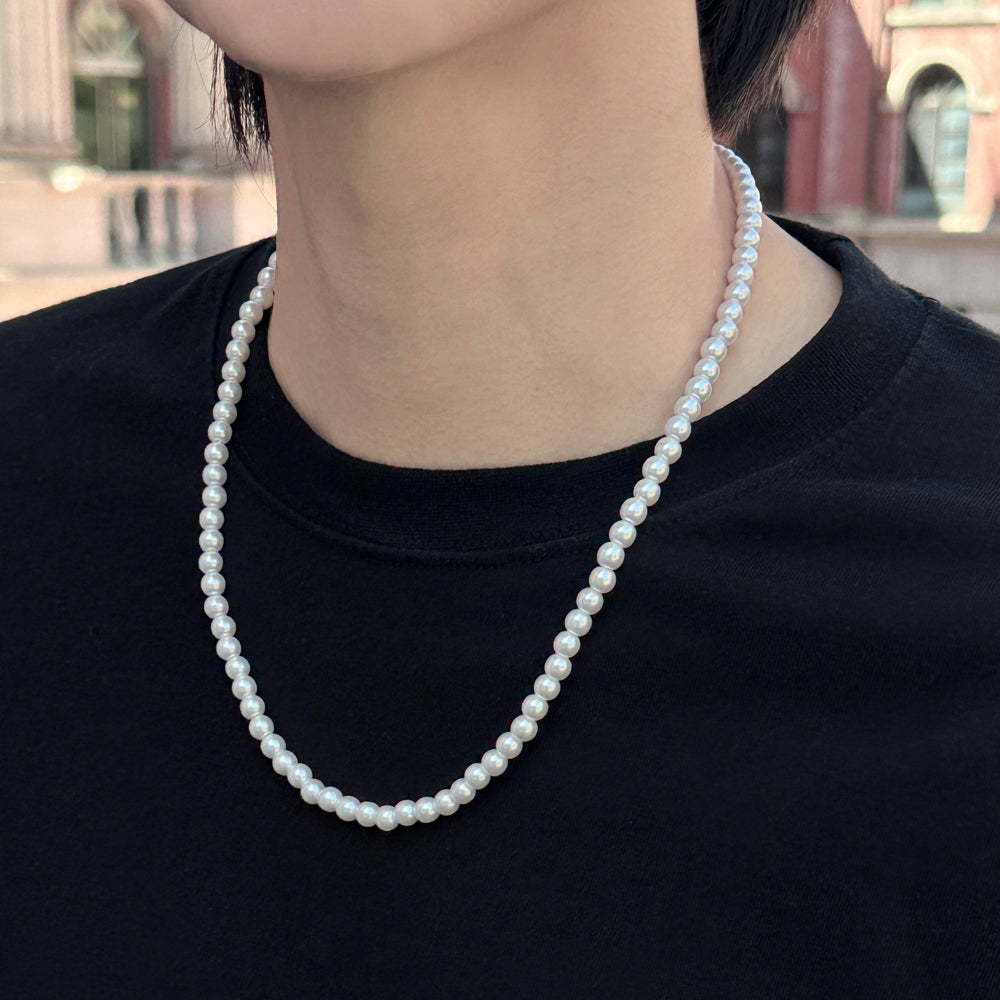 contemporary pearl necklace