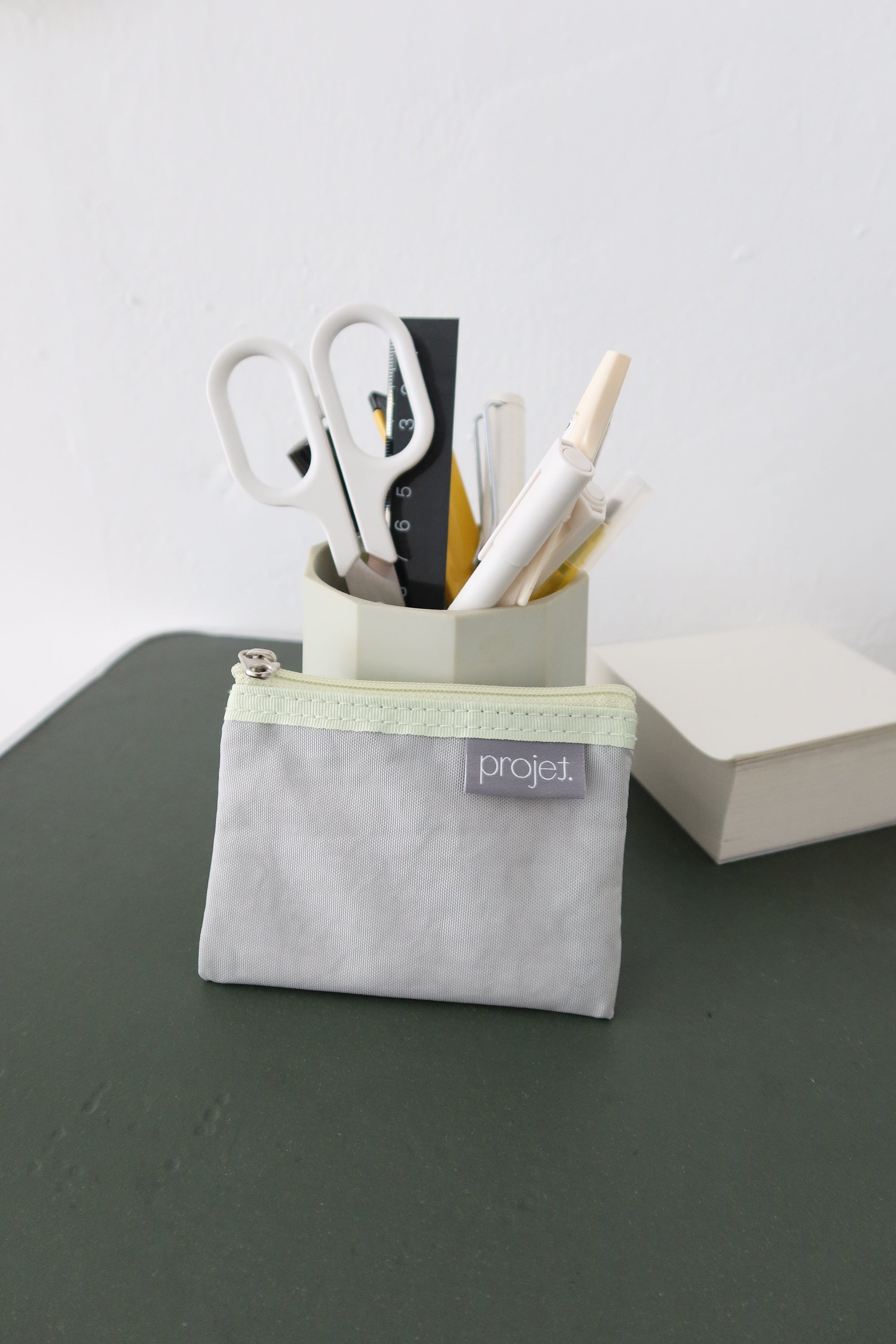 flat card pouch (light grey)