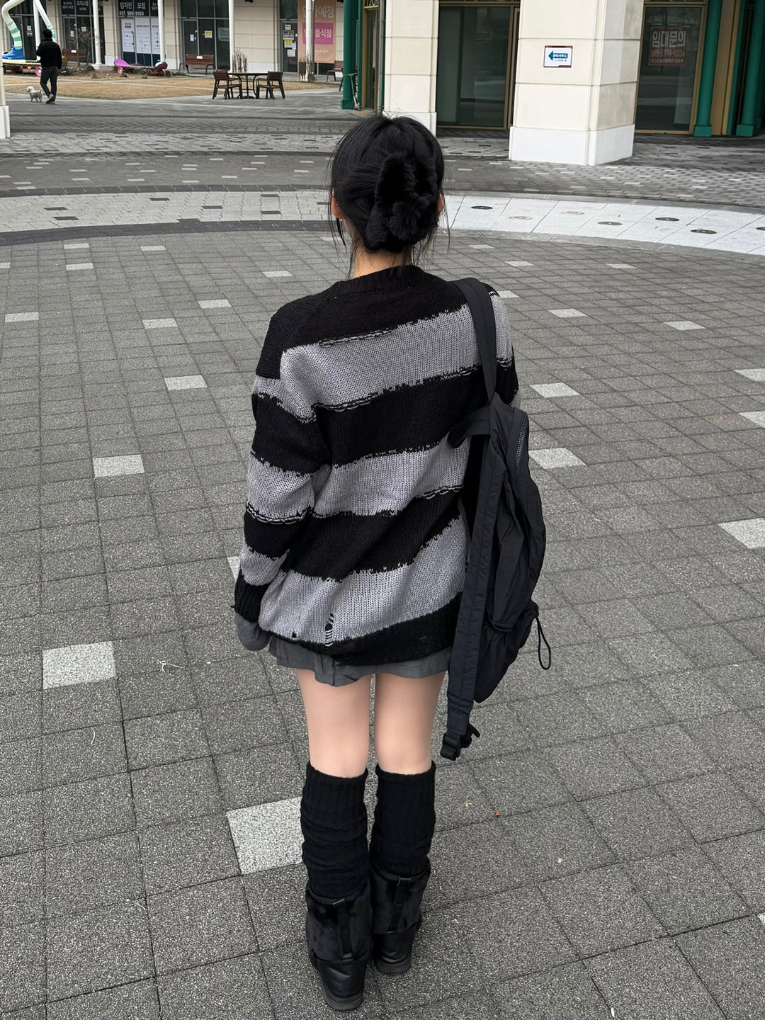 Damage stripe knitwear