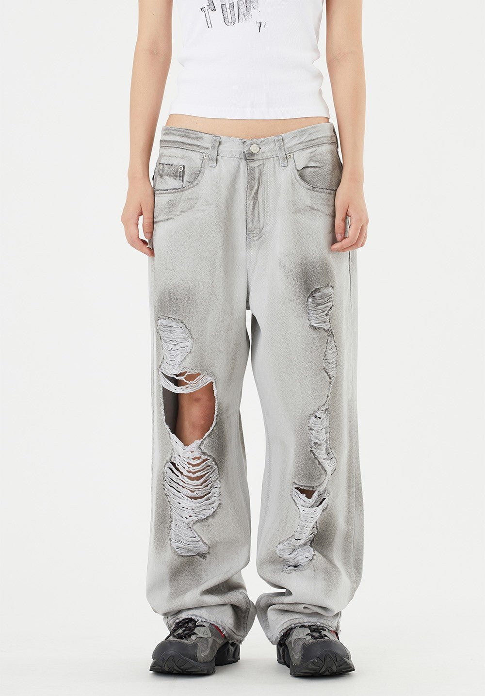 Line destroyed dirty washed denim pants