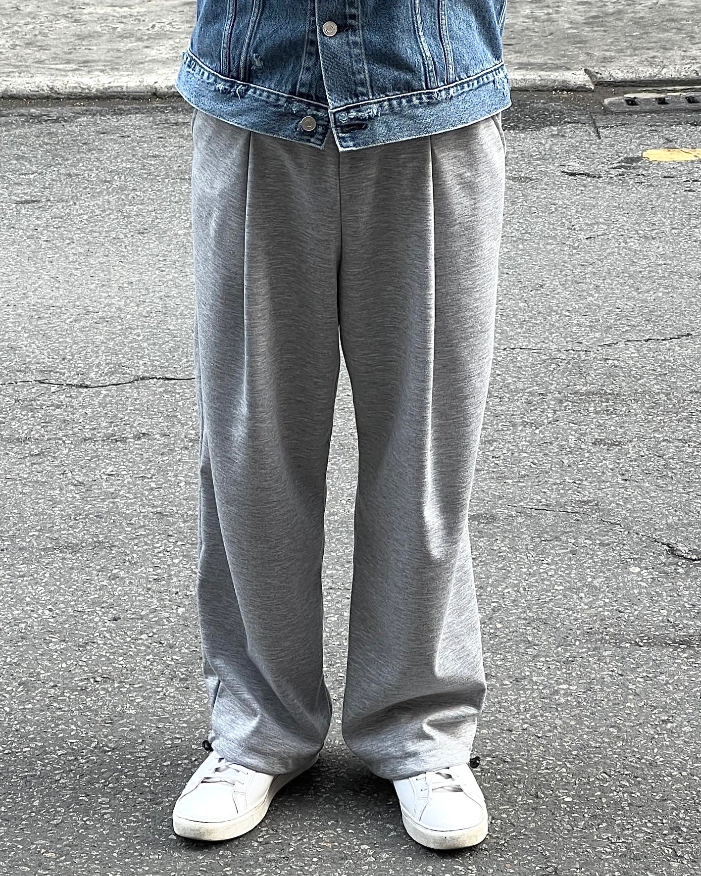 Pintuck wide string sweat pants