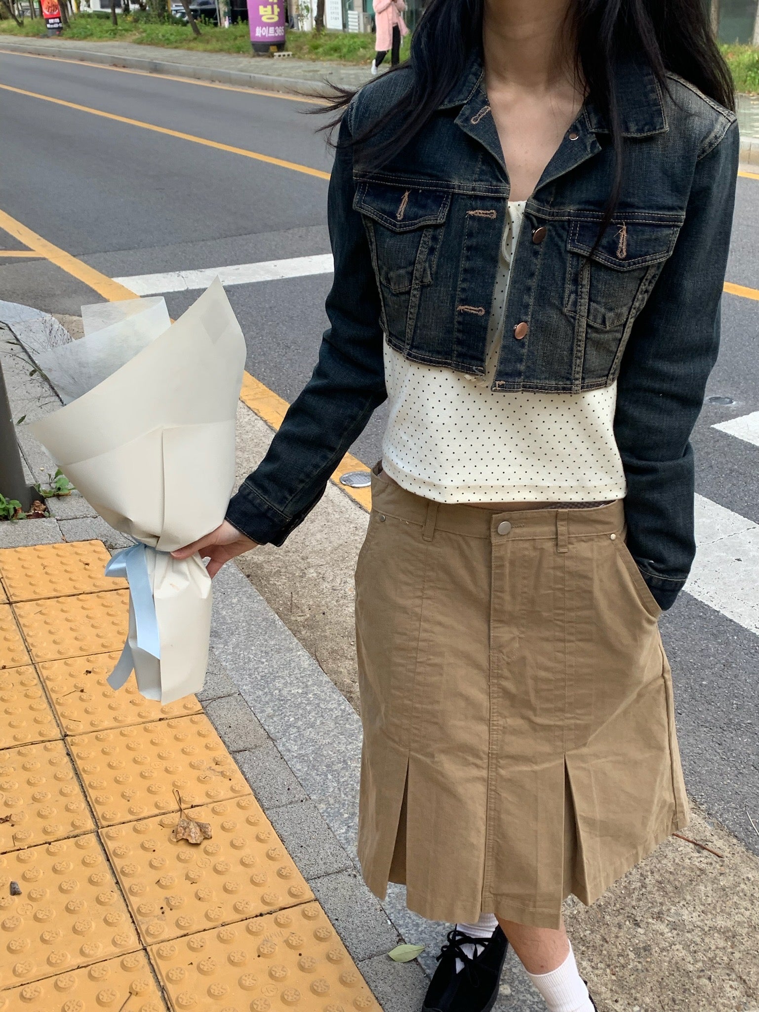 Cotton Pleats Midi Skirt (Beige/Navy)